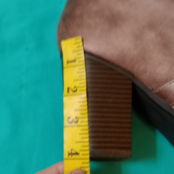 EXPRESS LIGHT BROWN ANKLE BOOTS WITH FAUX FUR SIZE 10 - Picture 4 of 12